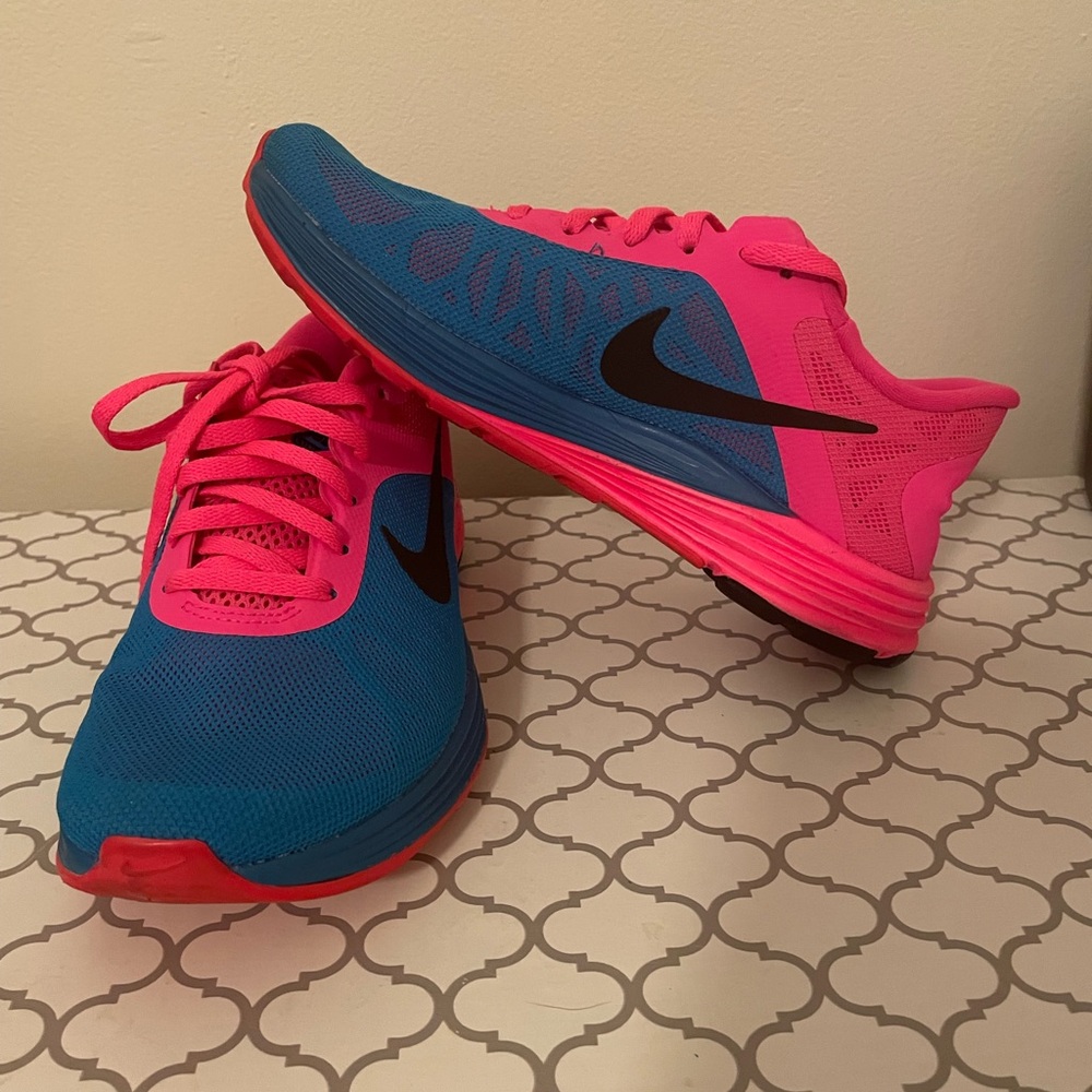 Like new Nike shoes